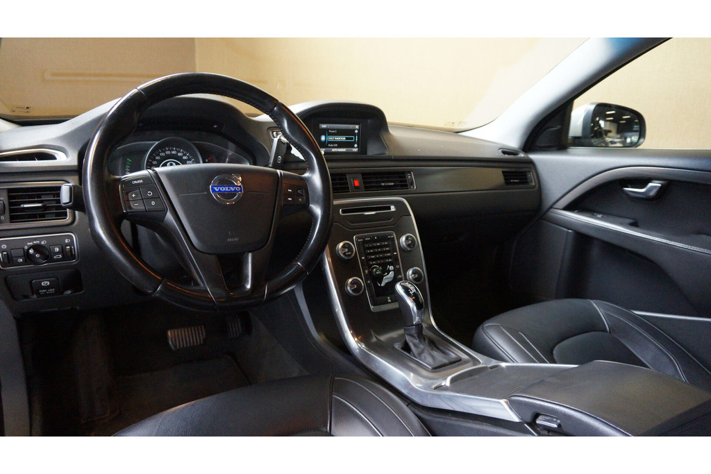 Volvo V70 2.0 T5 Summum 56852409-3.jpg | De Ruiter Automotive 