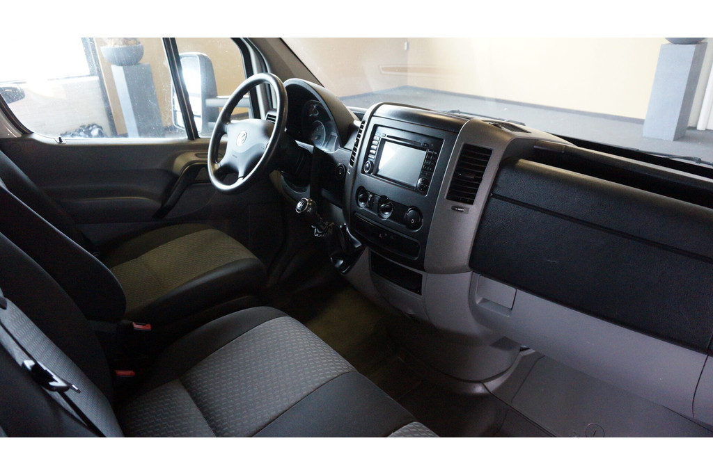 Volkswagen Crafter 32 2.0 TDI L3H2 57321793-3.jpg | De Ruiter Automotive 