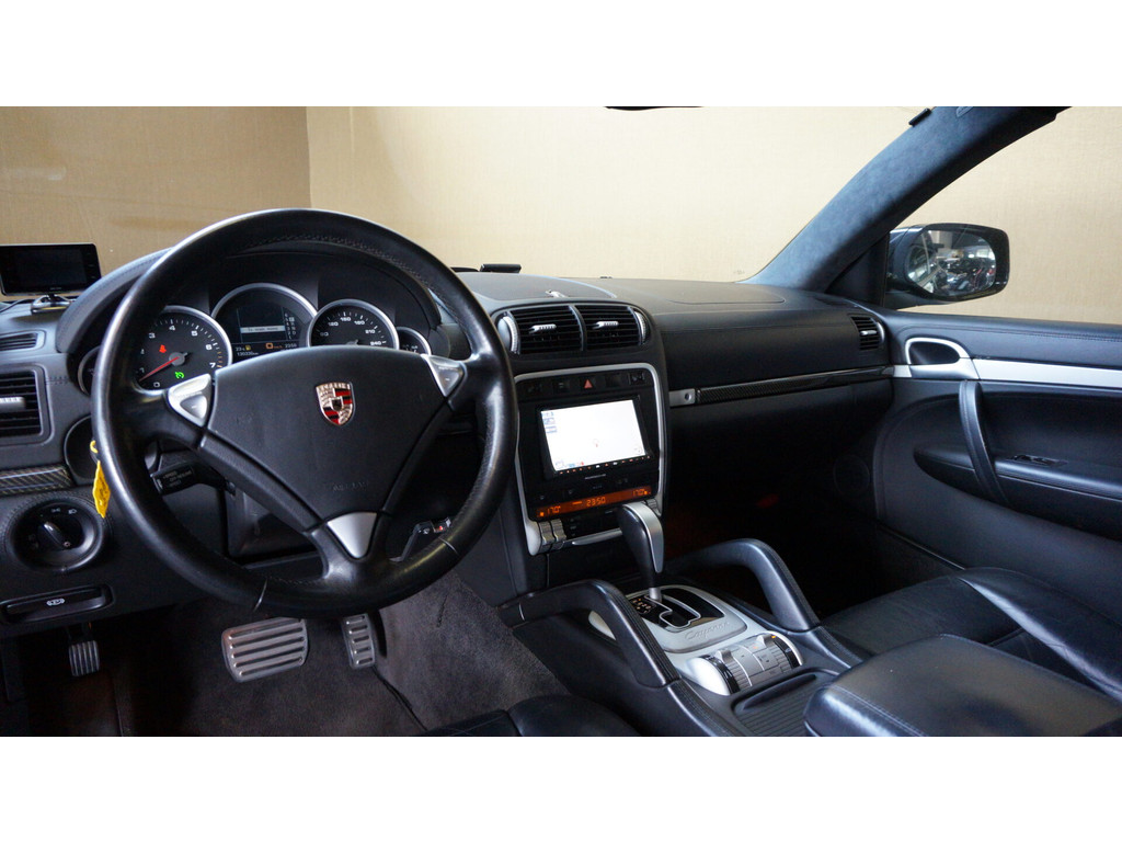 Porsche Cayenne 4.8 Turbo | Youngtimer | Luchtvering | NL Kenteken 57736781-4.jpg | De Ruiter Automotive 